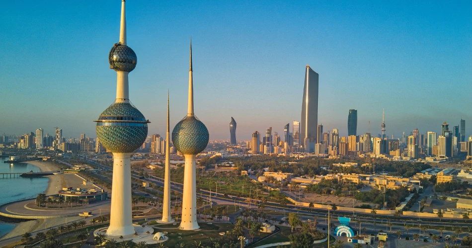 Modern Luxury at Al Hamra Tower & Mall