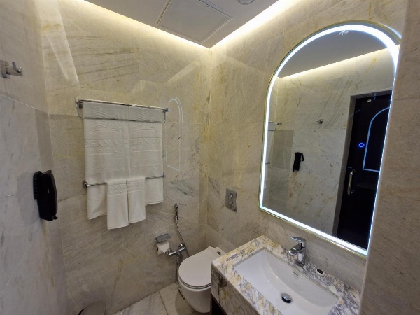 Ocean View Hotel Kuwait image 2