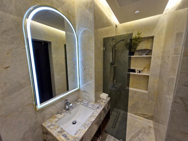 Ocean View Hotel Kuwait image 3